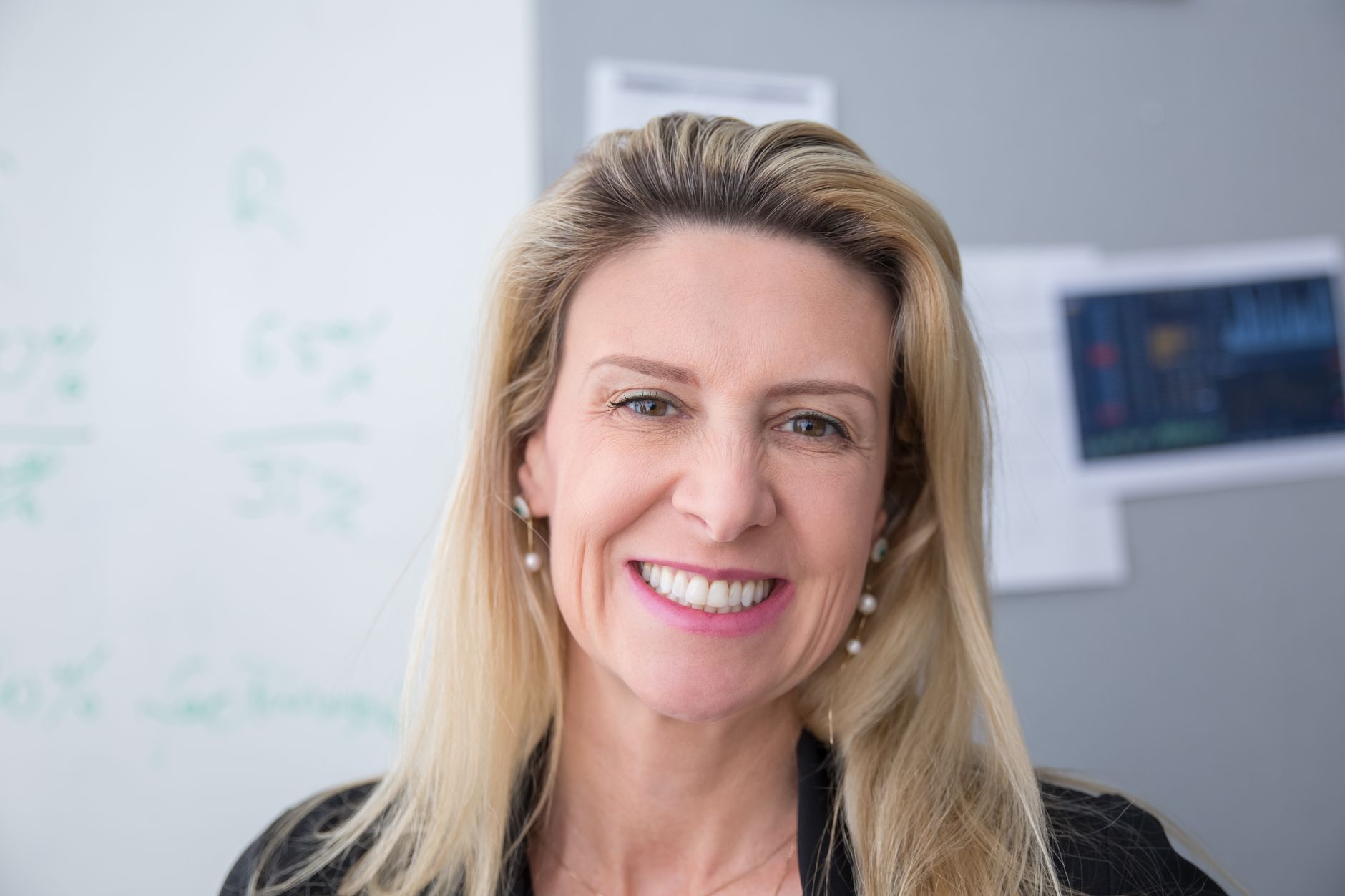 Clara Morrison, verified active customer